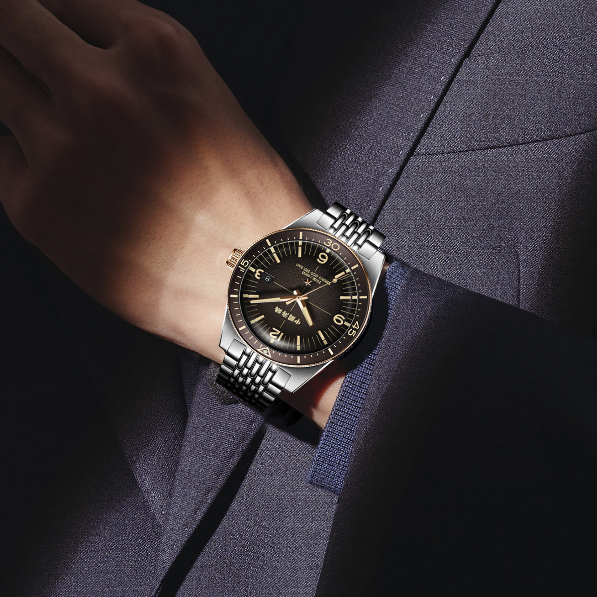 Ocean Series | 1984 Antarctic Expedition | Dual Strap | Calendar | Luminous | 40mm  | LEVEL 03